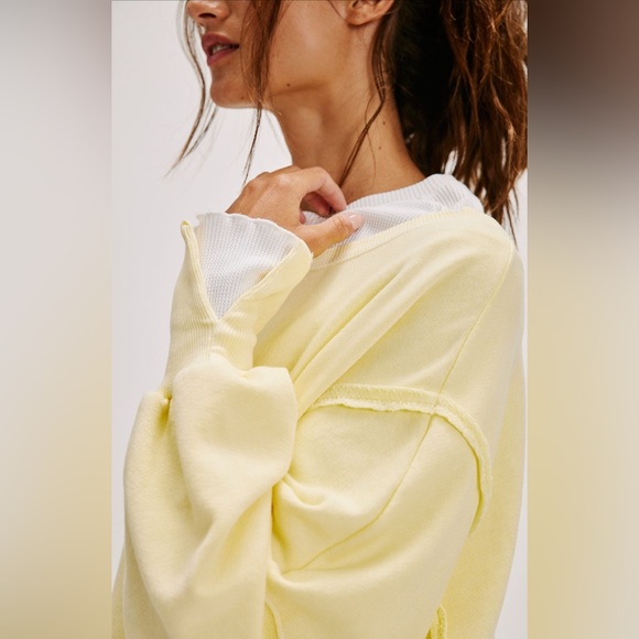 We The Free People Women's Camden Pullover Sweatshirt Banana Cream EUC M #2111 - Picture 2 of 14